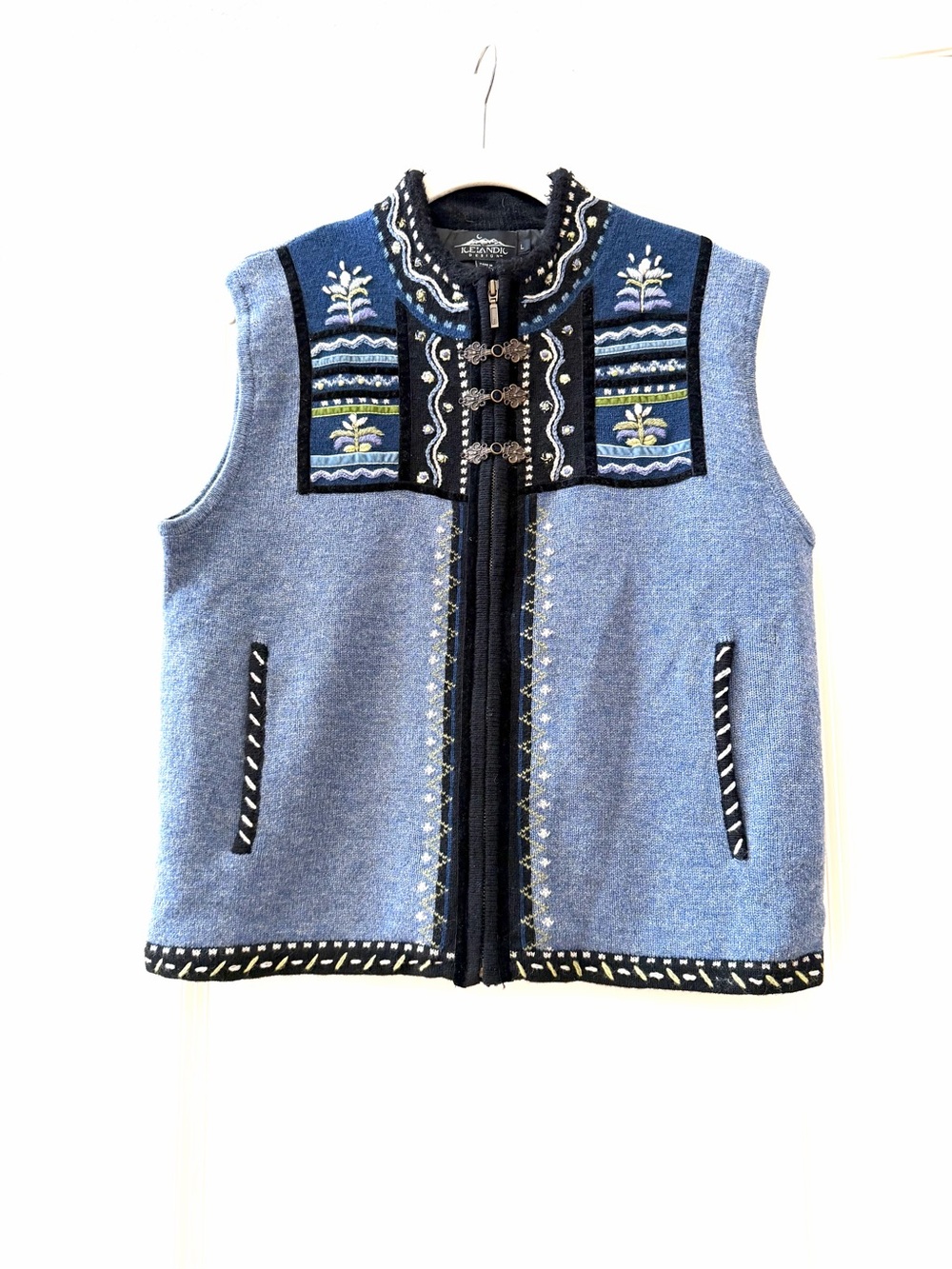 NWT Icelandic Design Lambs Wool Embroidered Bavarian Sweater Vest. Floral. Euro